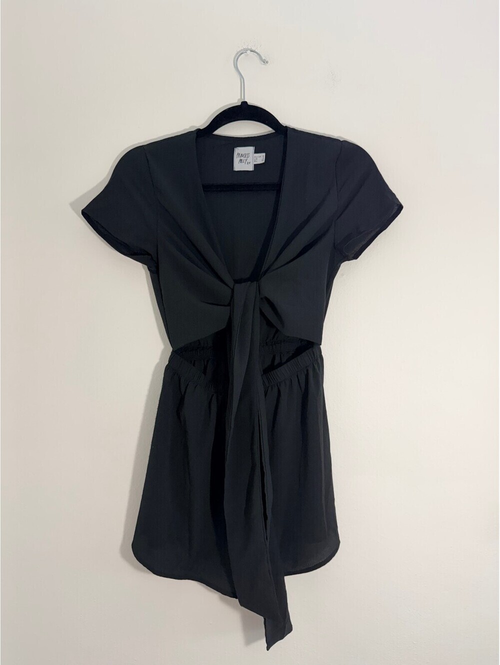 Princess Polly Black Tie Front Cut Out Romper Playsuit Size US 2 AU 6 - Picture 2 of 6